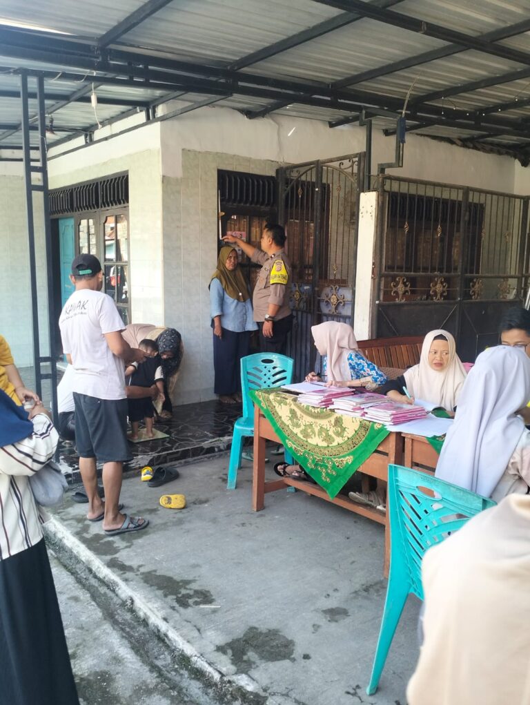 Bhabinkamtibmas Desa Kapandayan Kawal Kegiatan Posyandu di Dusun Wage