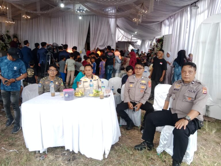 Bhabinkamtibmas Polsek Ciawigebang Bersama Satpol PP Kecamatan Ciawigebang Amankan Hiburan Organ Dangdut di Desa Cihirup