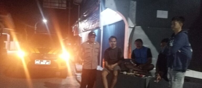 POLSEK SUBANG INTENSIFKAN PATROLI MALAM, ANTISIPASI C3 DAN GANGGUAN KAMTIBMAS.
