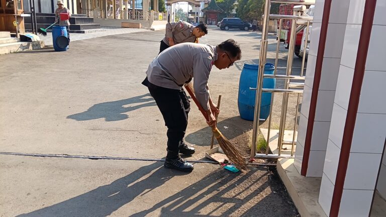 Polsek Ciawigebang Gelar Bhakti Religi di Masjid At Taqwa dalam Rangka Hari Bhayangkara ke-80 Tahun 2026