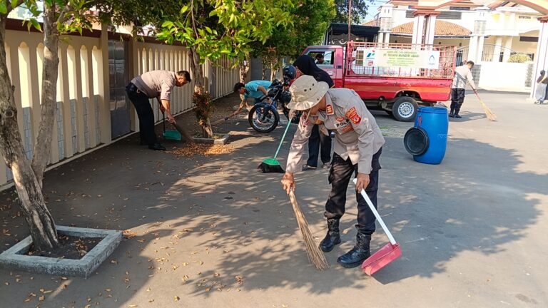 Bhakti Religi Polsek Ciawigebang Wujud Kepedulian Polri Terhadap Rumah Ibadah