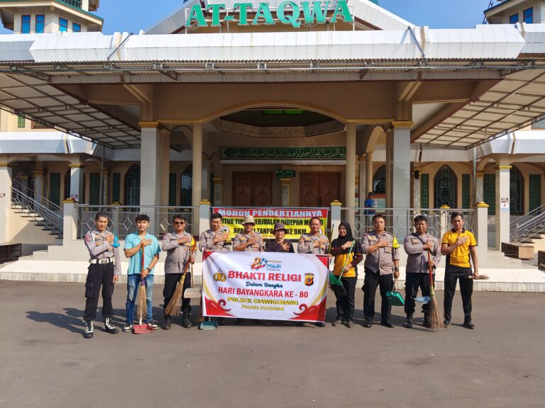 Jelang Hari Bhayangkara ke-80, Polsek Ciawigebang Giat Bhakti Religi di Masjid At Taqwa