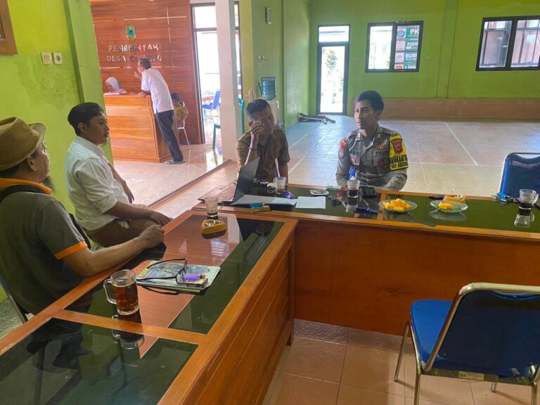 ‘Anggota Patroli Polsek Cibingbin Laksanakan Patroli Dialogis Antisipasi C3, Demi menjaga Kondusifitas diwilayah hukum Polsek Cibingbin’