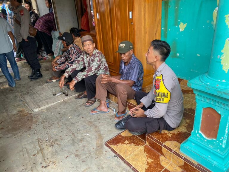 ‘Anggota Patroli Polsek Cibingbin Laksanakan Patroli Dialogis Antisipasi C3, Demi menjaga Kondusifitas diwilayah hukum Polsek Cibingbin’