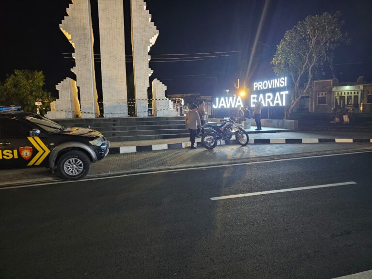 “Polsek Cibingbin Gelar Patroli Malam, Antisipasi C3 dan Gangguan Kamtibmas”
