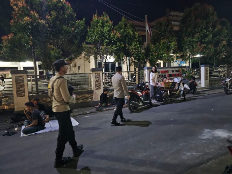 “Polsek Cibingbin Gelar Patroli Malam, Antisipasi C3 dan Gangguan Kamtibmas”