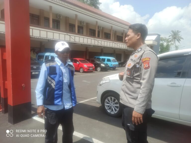 Piket Polsek Kramatmulya Laksanakan Patroli Siang, Antisipasi C3 dan Gangguan Kamtibmas Sambangi Warga Desa Kramatmulya