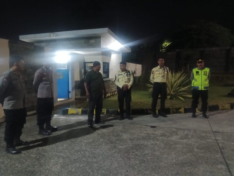 Sentuhan Perlindungan di Sektor Industri, Kapolsek Mandirancan Sambangi PT. SUJA Jamin Kenyamanan Pekerja Malam