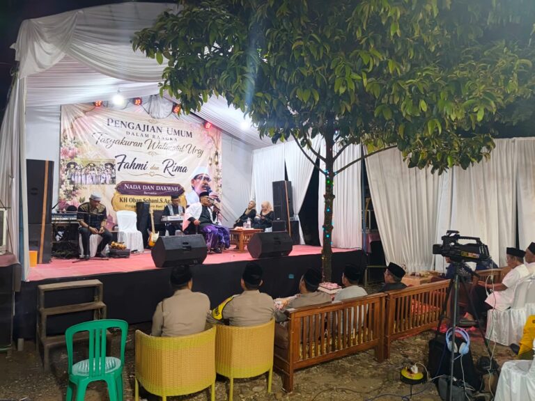 Ipda Lukman Hakim Hadiri Pengajian Umum Tasyakuran Walimatul Ursy Warga Desa Danalampah sebagai Wujud Kedekatan Polri dengan Masyarakat