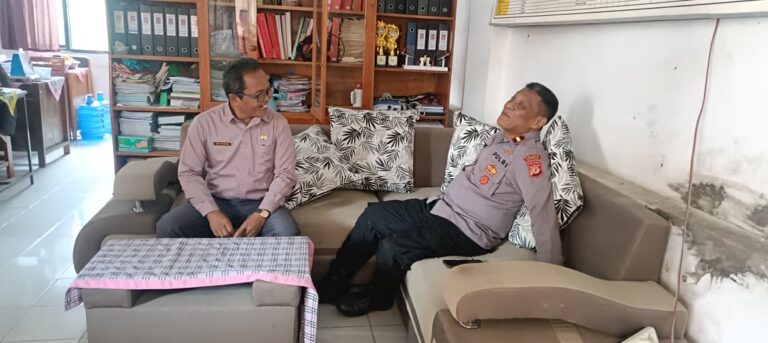 Ipda Lukman Hakim Laksanakan Patroli Sambang dan Silaturahmi Kamtibmas ke SD Negeri Silebu sebagai Upaya Mempererat Kemitraan Polri dengan Dunia Pendidikan dan Mewujudkan Situasi Wilayah yang Kondusif