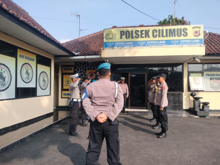 Pelayanan Humanis Polsek Cilimus Warnai Aktivitas Pagi Masyarakat