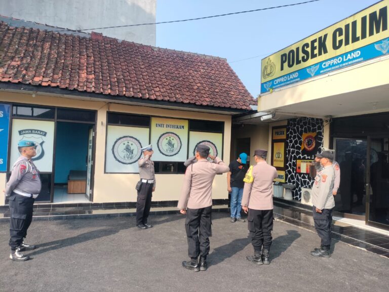 Polsek Cilimus Laksanakan Serah Terima Tugas Jaga Demi Maksimalkan Pelayanan Kepolisian