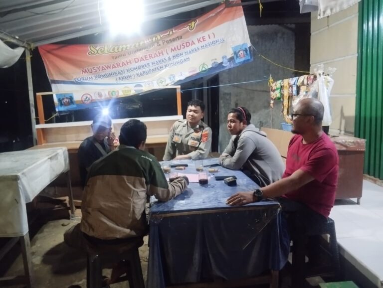 Kepolisian Sektor (Polsek) Ciniru Polres Kuningan secara intensif melaksanakan kegiatan patroli dialogis dan sambang warga di wilayah hukumnya