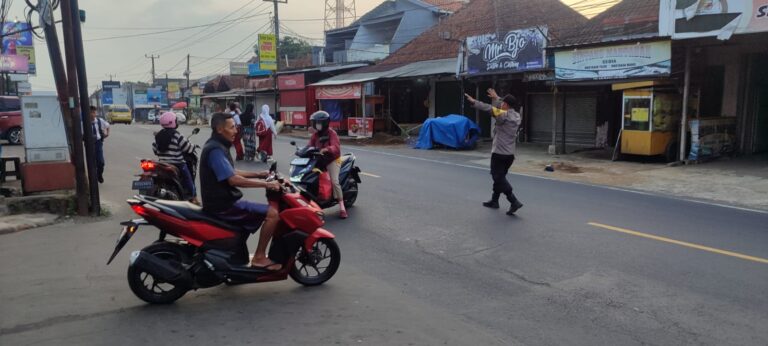 Polsek Cilimus Tingkatkan Pelayanan Pagi Demi Kelancaran Aktivitas Warga