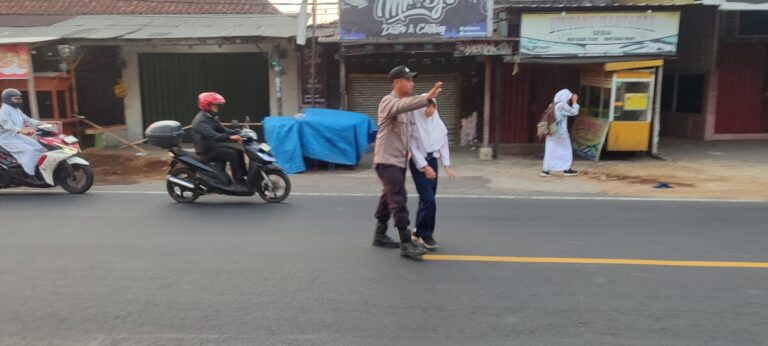 Polsek Cilimus Optimalkan Pelayanan Pagi Demi Keselamatan Pengguna Jalan